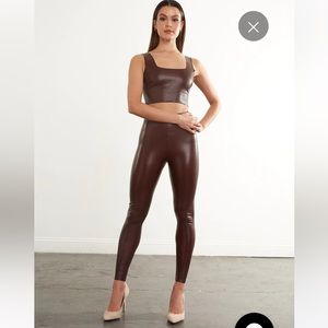 COMMANDO leather legging, this gorgeous color is rare to find, Oxblood, size M.